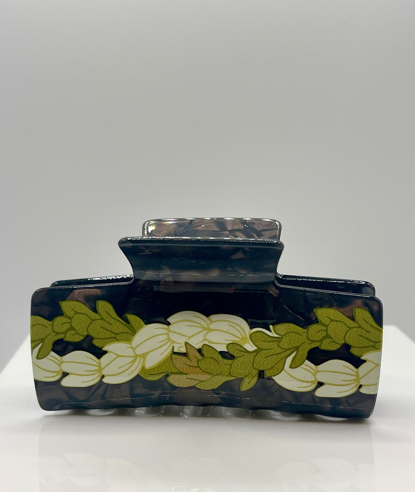 Lei claw hair clip